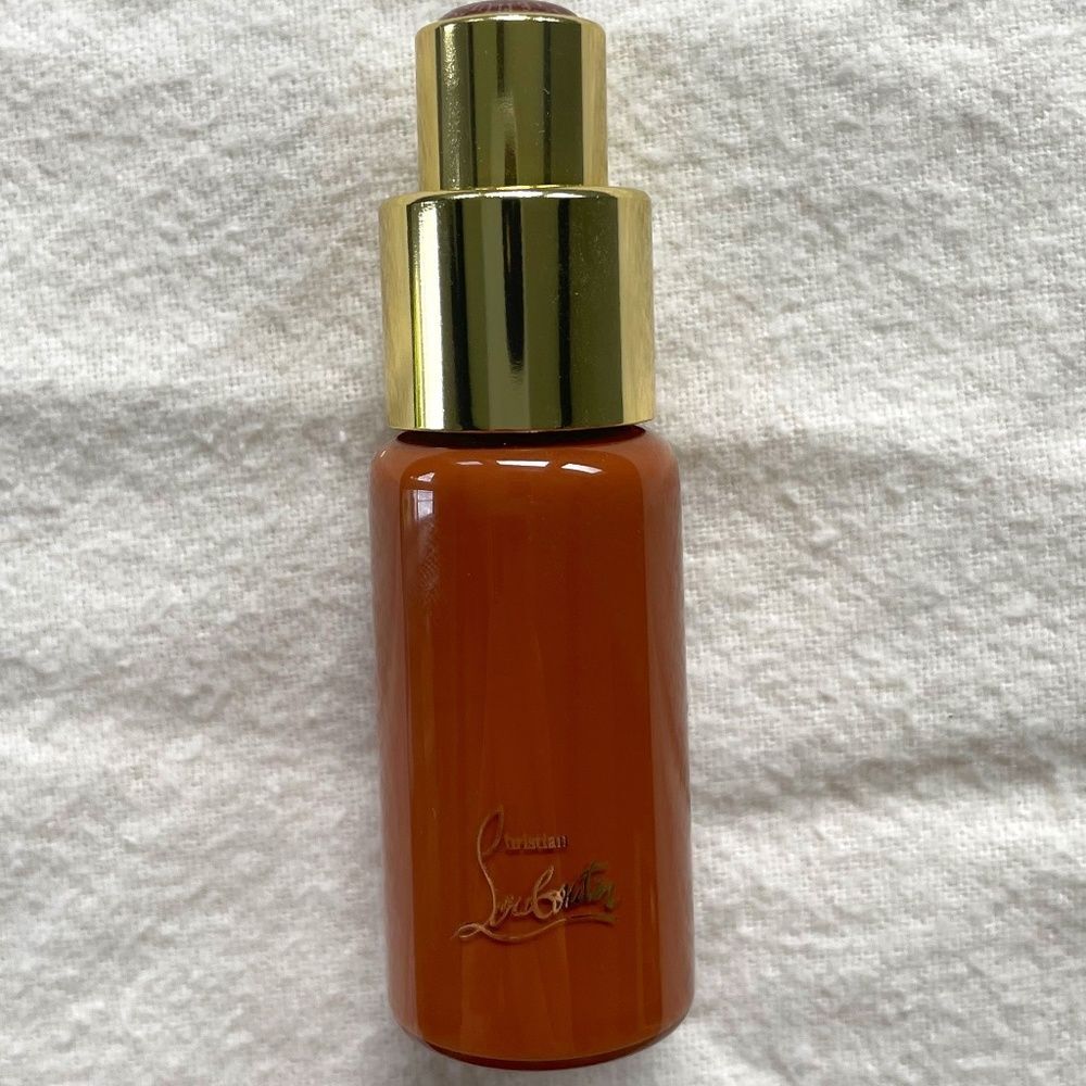 Christian Louboutin Le Fluide Fond de Teint Foundation in Henna Nude 70W